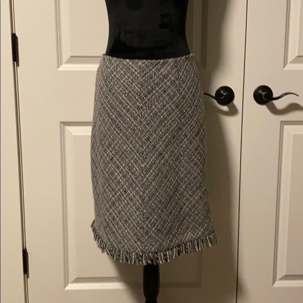 Apostrophe skirt